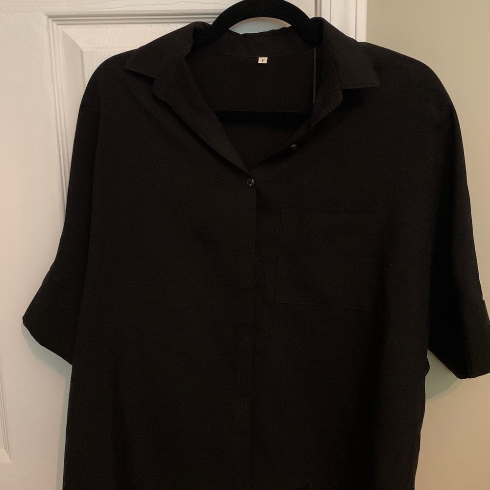 Black short sleeve collared blouse